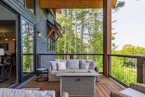 Terrace/patio - Just Bluffin' at Eagles Nest (Banner Elk)