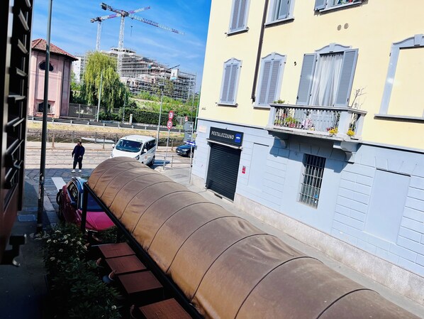 View from property - Riverside Loft Navigli - spacious two-bedroom apartment (Milano)