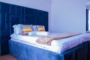 2 bedrooms, iron/ironing board, WiFi, bed sheets - A cosy one bedroom at Ruaka (Ruaka)