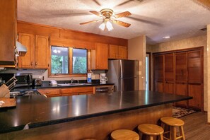 Ferienhaus, Mehrere Betten, Terrasse, Bergblick (Grand View) | Eigene Küche | Wasserkocher mit Kaffee-/Teezubehör