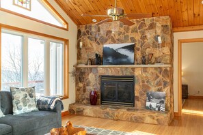 House, Multiple Beds, Patio, Mountain View (Shooting Star Lodge) | Living area - Shooting Star Lodge (Boone)