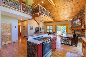 House, Multiple Beds, Patio, Mountain View (Parkway Retreat) | Private kitchen | Coffee/tea maker