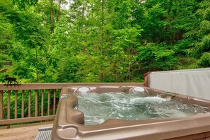 Cabin, Multiple Beds, Hot Tub, Mountain View (Kaylee's Kabin) | Outdoor spa tub - Kaylee's Kabin (Vilas)