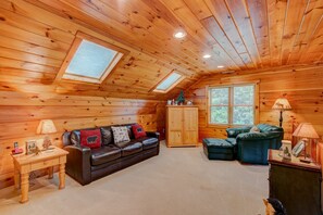 Cabin, Multiple Beds, Hot Tub, Mountain View (Kaylee's Kabin) | Living area | Fireplace