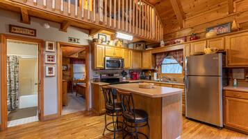 Cabin, Multiple Beds, Hot Tub, Mountain View (Apple Cove) | Private kitchen | Coffee/tea maker
