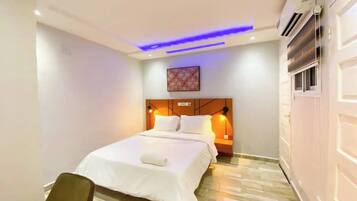 1 chambre, fer et planche Ă repasser, Wi-Fi, draps fournis