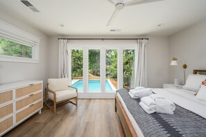 3 habitaciones, escritorio, tabla de planchar con plancha y wifi gratis