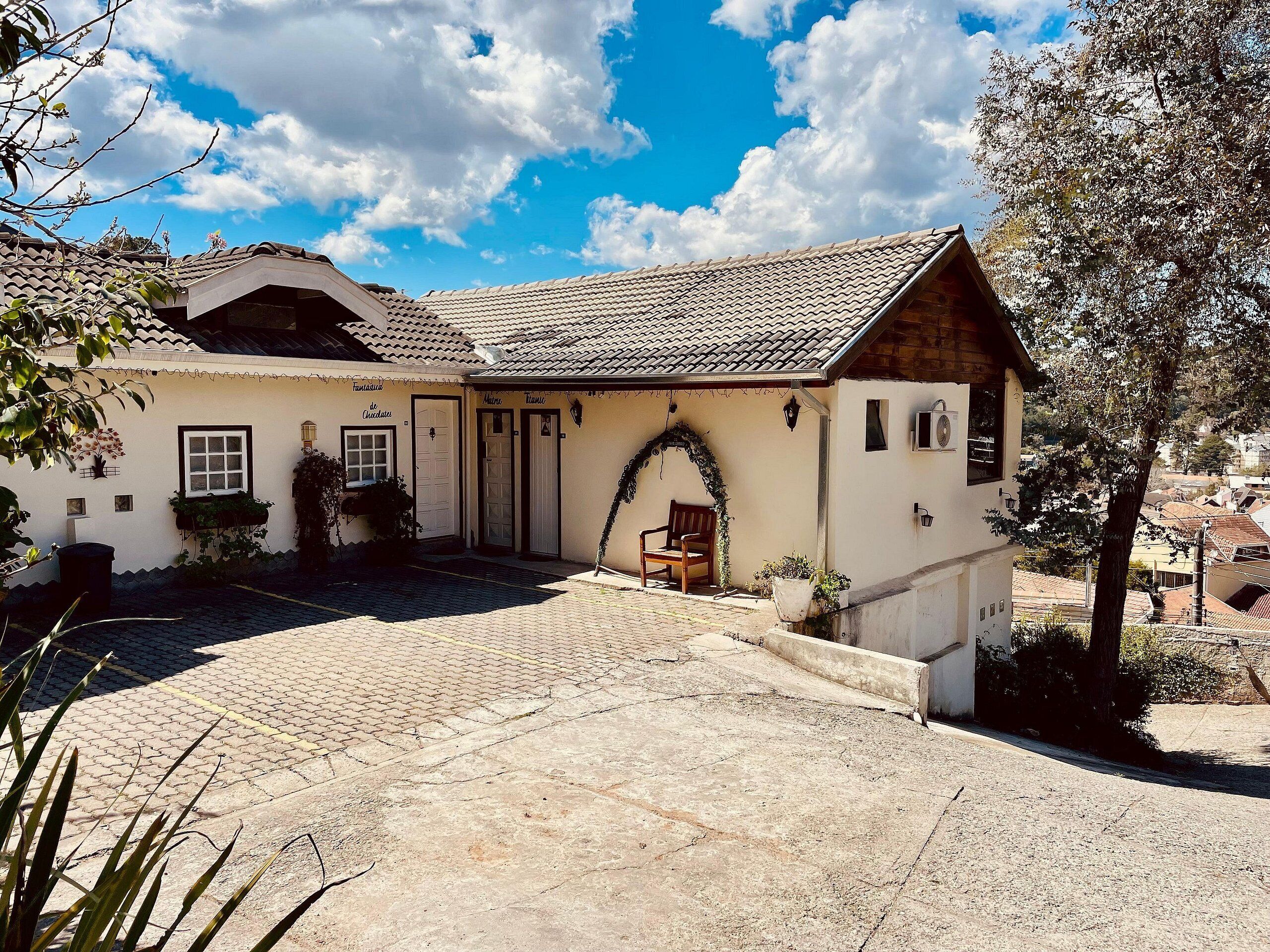 المنشأة من الخارج