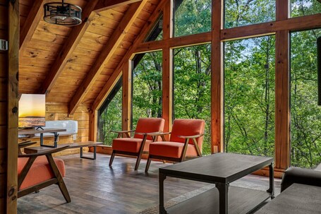 Mountain Majesty By Ghosal Luxury Lodging - Image 18
