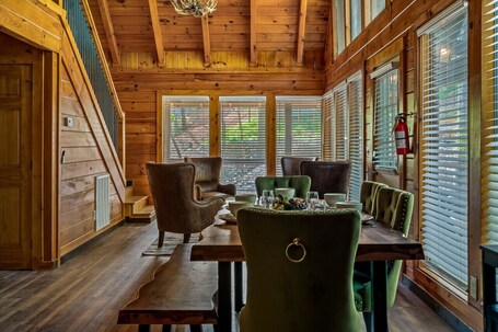Mountain Majesty By Ghosal Luxury Lodging - Image 5