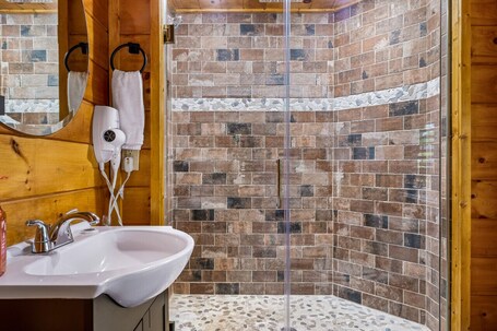 Mountain Majesty By Ghosal Luxury Lodging - Image 16