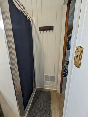 Interior - Cozy Studio Cabin #5 @ Riverside Point Resort (Park Rapids)