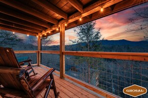 Cabane Luxe, vue montagne | Vue depuis le balcon