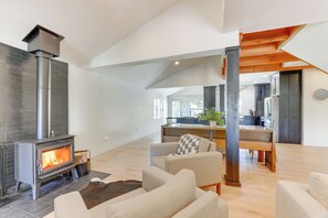 Interior - Salt River Access: Mtn-View Star Valley Cabin! (Thayne)