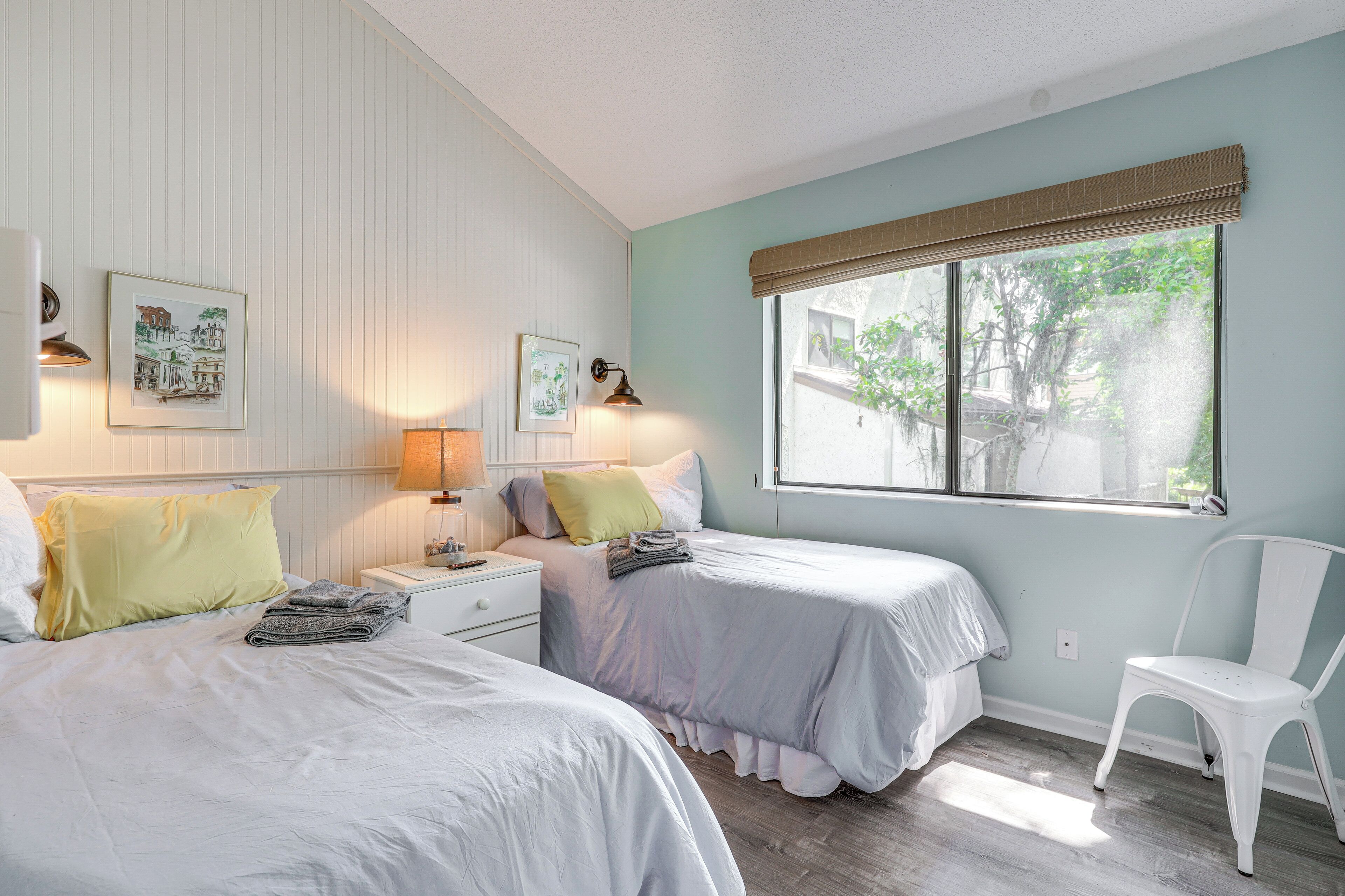 3 bedrooms, desk, iron/ironing board, WiFi