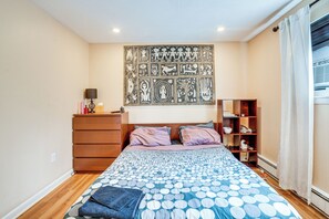 1 habitación, escritorio, tabla de planchar con plancha y wifi 