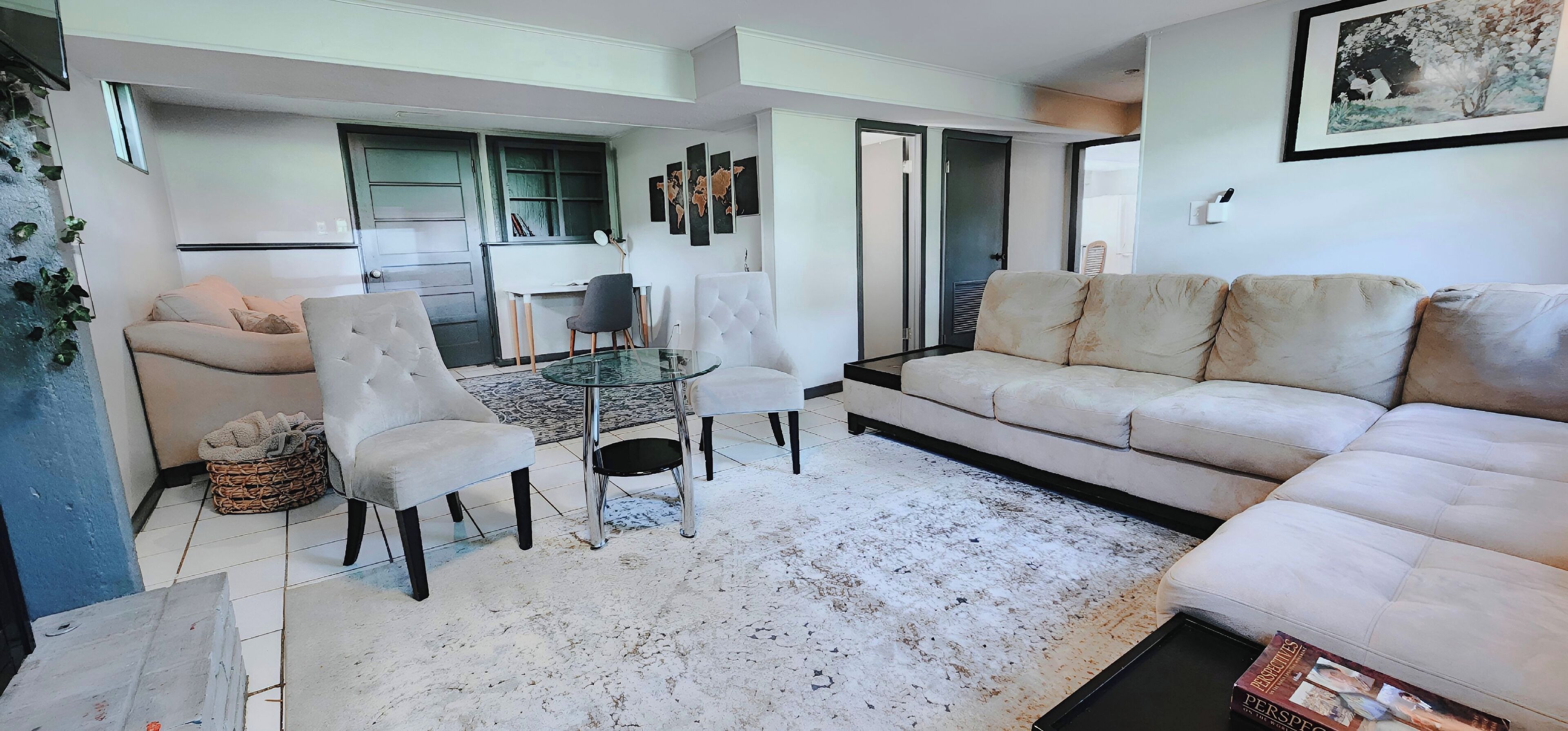Modern 2 Bed Basement Apartment KC: Quiet Central
