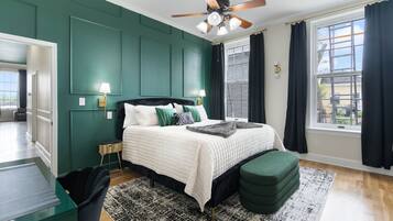 8 Schlafzimmer, Schreibtisch, BĂŒgeleisen/BĂŒgelbrett, Reisekinderbett