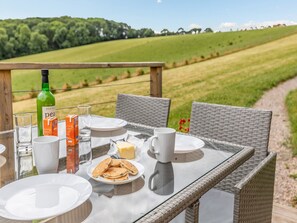 Outdoor dining - 1 bedroom accommodation in Ross-on-Wye (Ross-on-Wye)