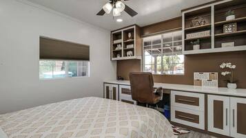 4 bedrooms, WiFi, bed sheets