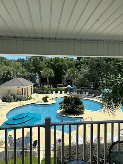 K1 Ocean Walk Resort Townhome sleeps 7, 3 full baths
