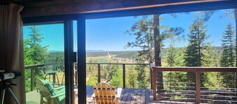 Rim Overlook Cabin Retreat!