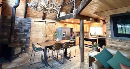 Rim Overlook Cabin Retreat!