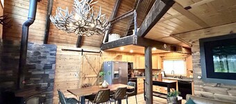 Rim Overlook Cabin Retreat!