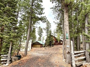 Property grounds - Rim Overlook Cabin Retreat! (Duck Creek Village)