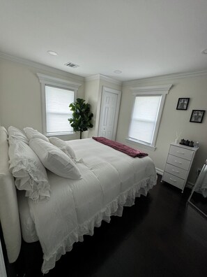 2 室のベッドルーム、アイロン / アイロン台、WiFi、ベッドシーツ