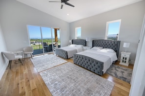 6 bedrooms, desk, iron/ironing board, free WiFi