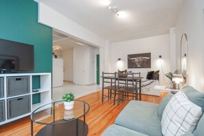 TV - Du Portage 1-bedroom Condo (Gatineau)