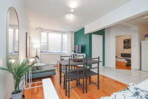 Strykejern/-brett, wi-fi og sengetøy