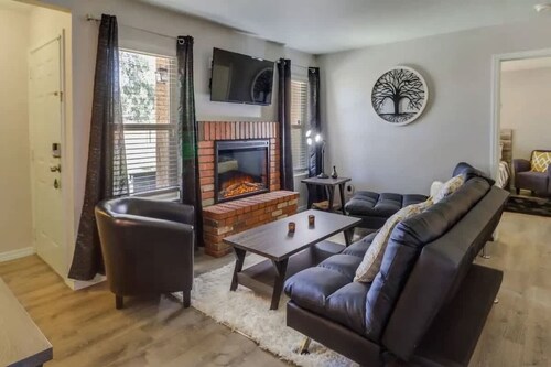 2BR Condo w/ patio | Heated Pool, Spa & Gym Access