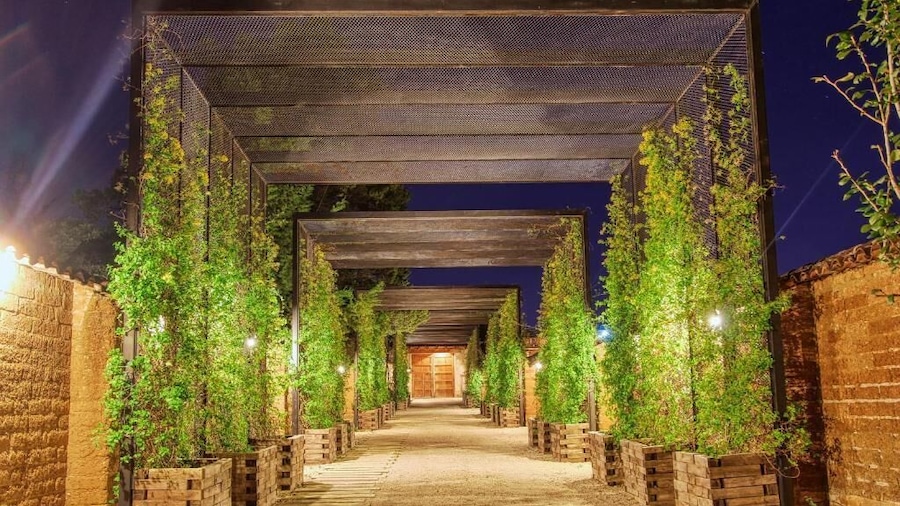 UVENCE GARDEN HOTEL