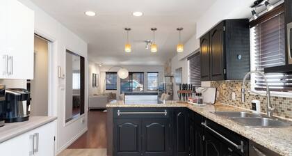 Family friendly 3BR/2BA Vancouver Home with EV Charging – 10 Min to Downtown