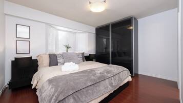 3 bedrooms, iron/ironing board, travel cot, free WiFi