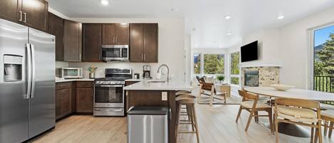 Apartment (3 Bedrooms) | Front of property