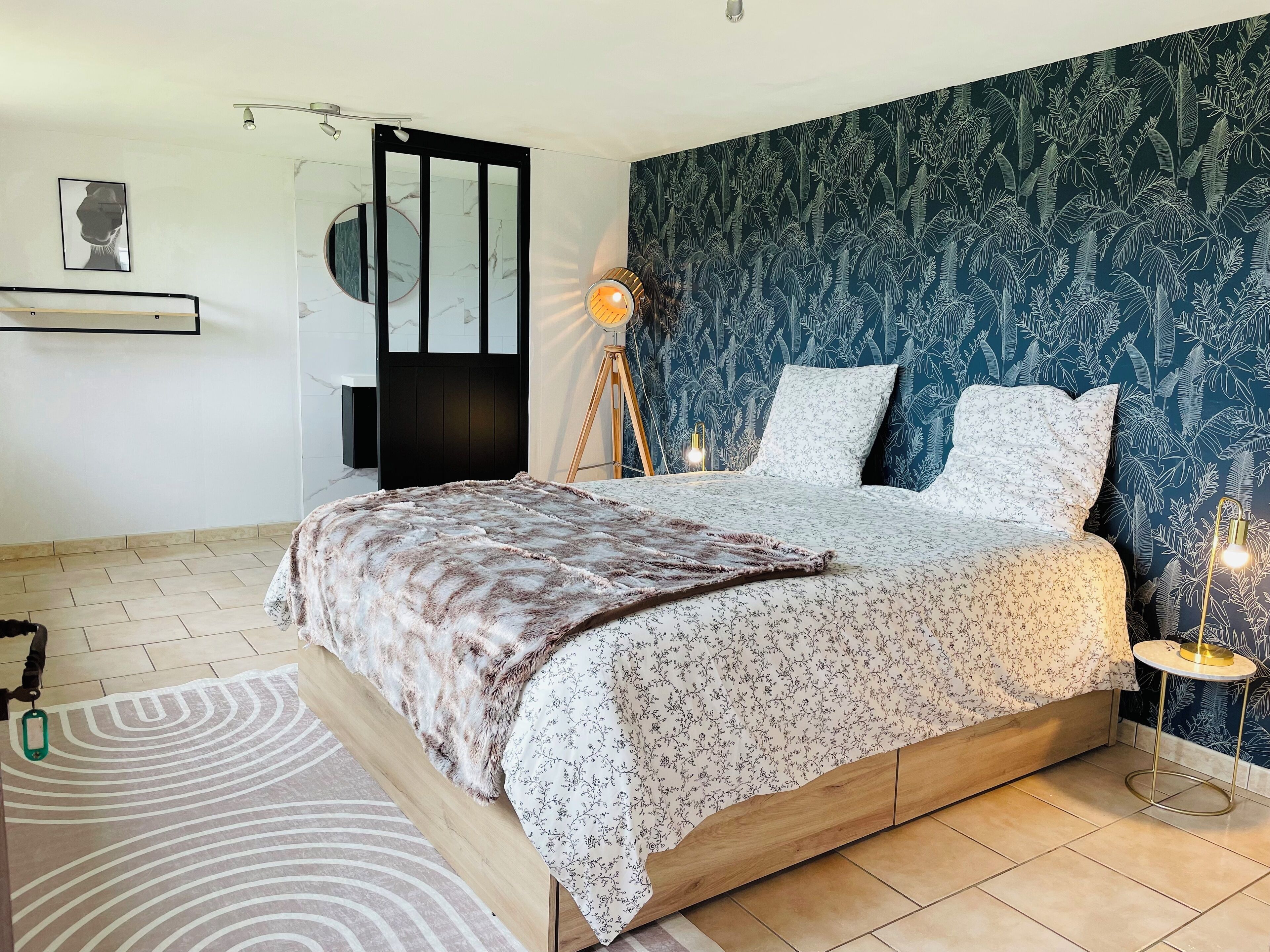 5 bedrooms, iron/ironing board, free WiFi, bed sheets