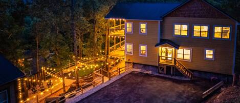 Façade de l’hébergement - soirée/nuit