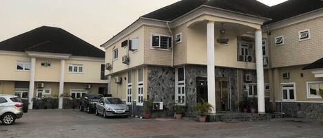 Bagian depan properti