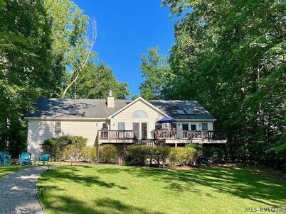 Waterfront Home with kayaking & pets allowed
