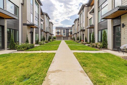 Southside Charmer, 5 min to Downtown!