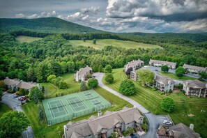 Sports court - Chetola: Cardinal 101 (Blowing Rock)