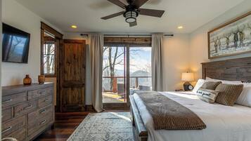 4 bedrooms, individually decorated, individually furnished, bed sheets