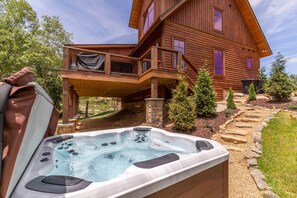 ハウス ベッド (複数台) スパ浴槽 マウンテンビュー (Fawn Ridge at Eagles Nest) | 屋外スパ浴槽