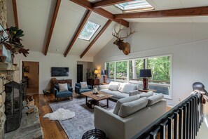 Living area - Elk Watch at Hound Ears (Boone)