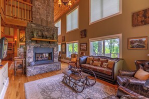 Living area - Stags Leap at Yonahlossee (Boone)