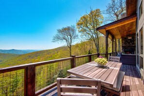 Outdoor dining - Owls Nest (Blowing Rock)