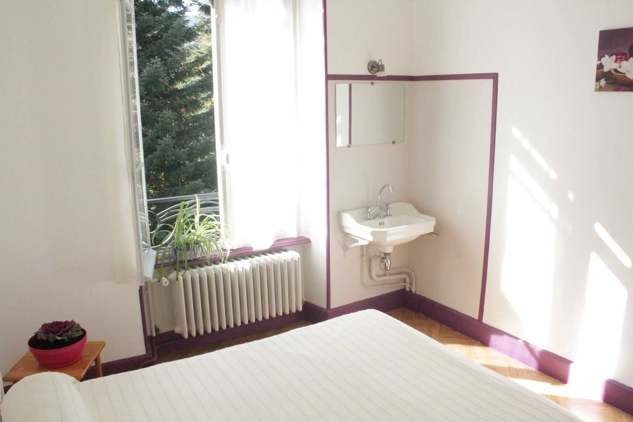 8 chambres, fer et planche à repasser, Wi-Fi